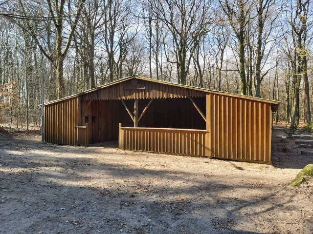 Waldhütte Außenansicht vorne